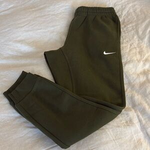 Nike joggers. Men’s size M. NWT.
